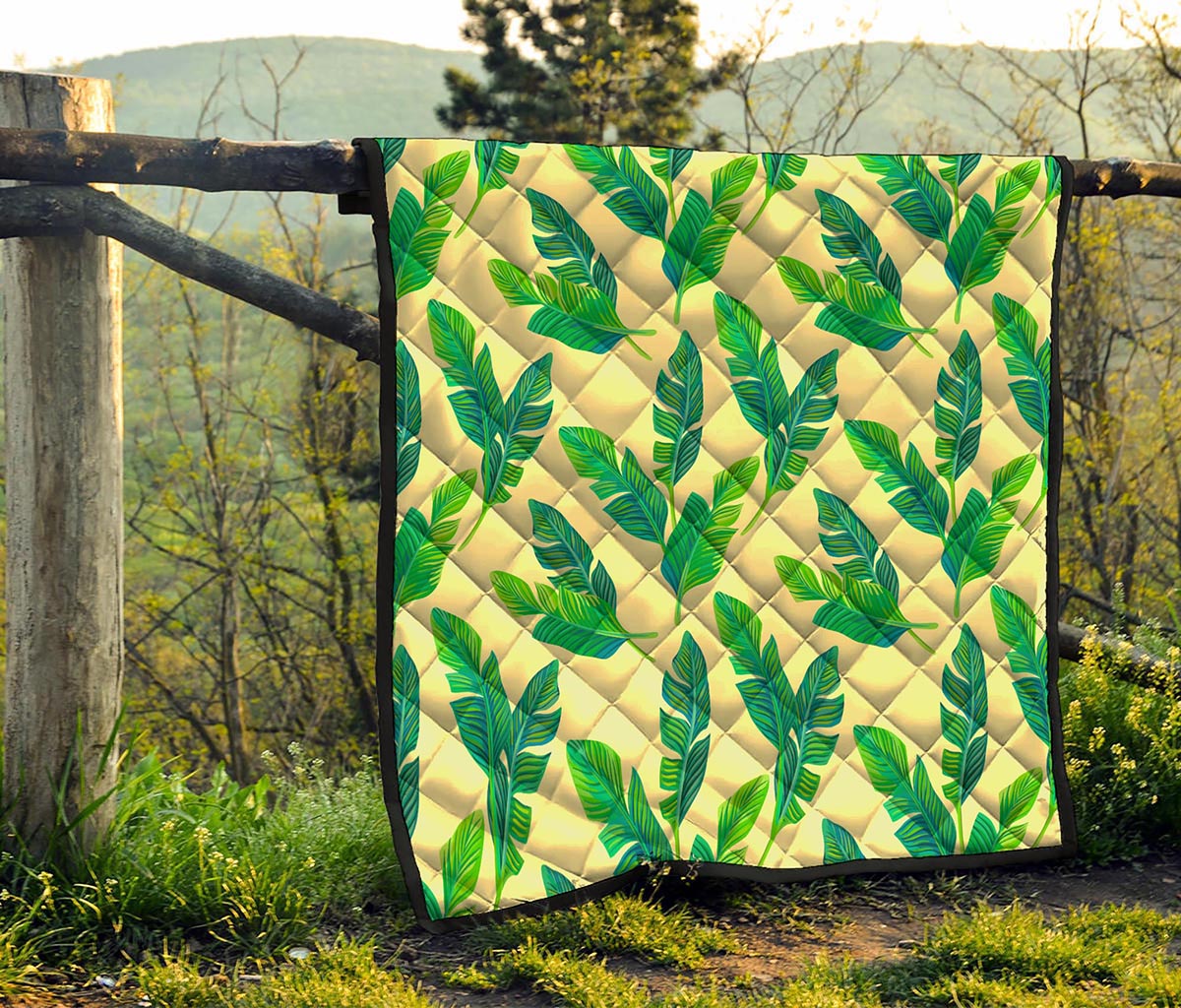 Tropical Banana Palm Leaf Pattern Print Quilt