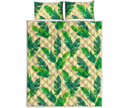 Tropical Banana Palm Leaf Pattern Print Quilt Bed Set
