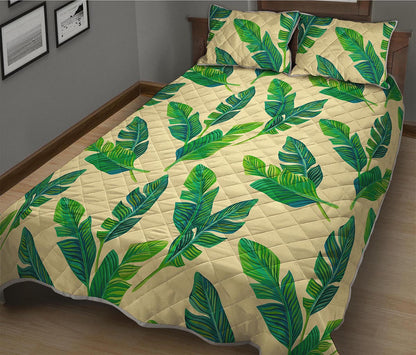 Tropical Banana Palm Leaf Pattern Print Quilt Bed Set