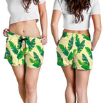 Tropical Banana Palm Leaf Pattern Print Women's Shorts