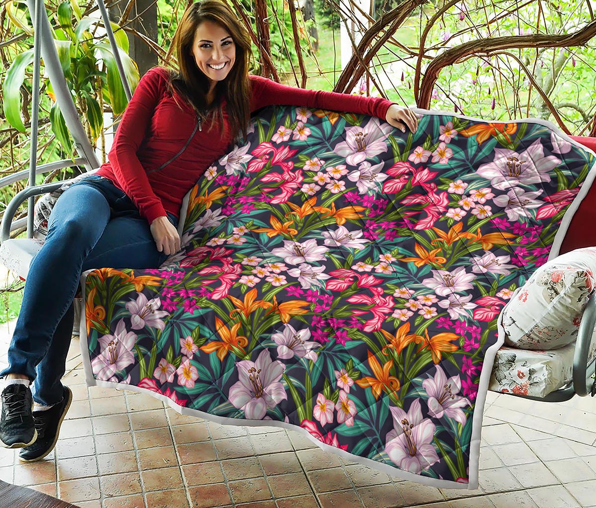 Tropical Flowers Pattern Print Quilt