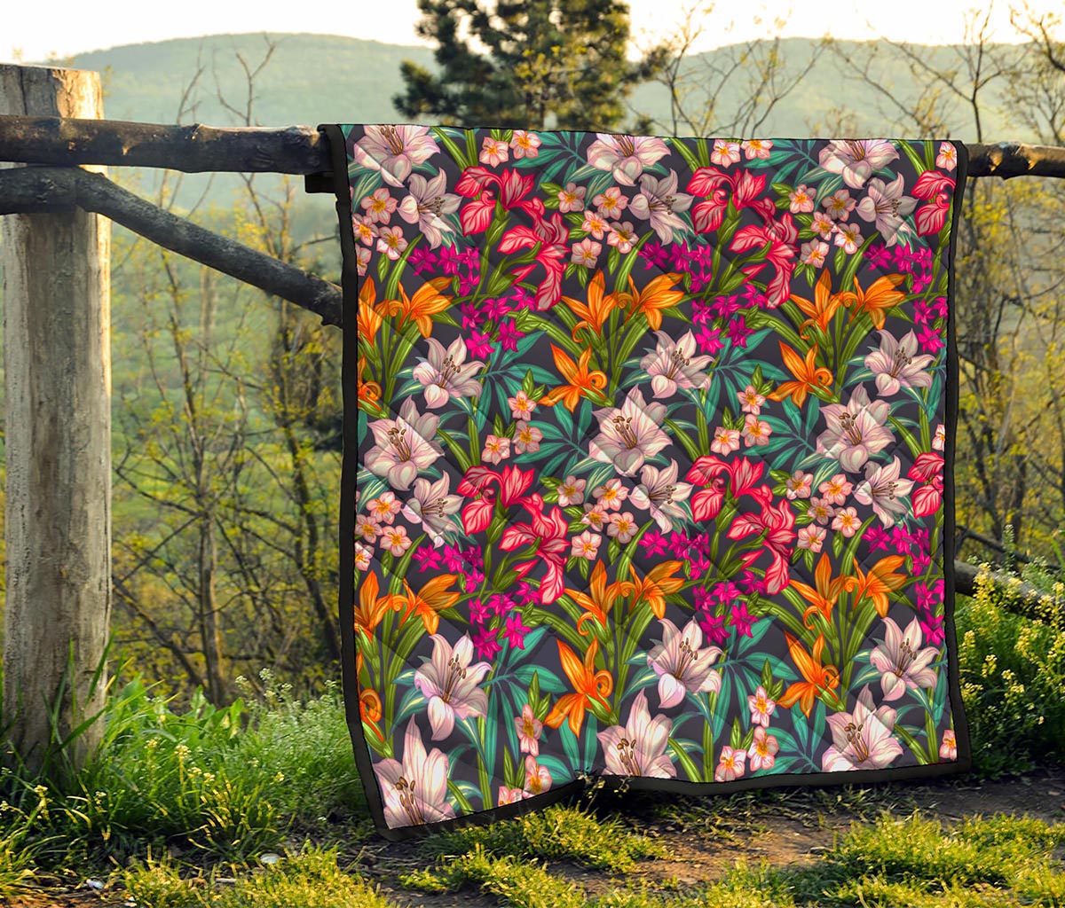 Tropical Flowers Pattern Print Quilt