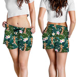 Tropical Giraffe Pattern Print Women's Shorts
