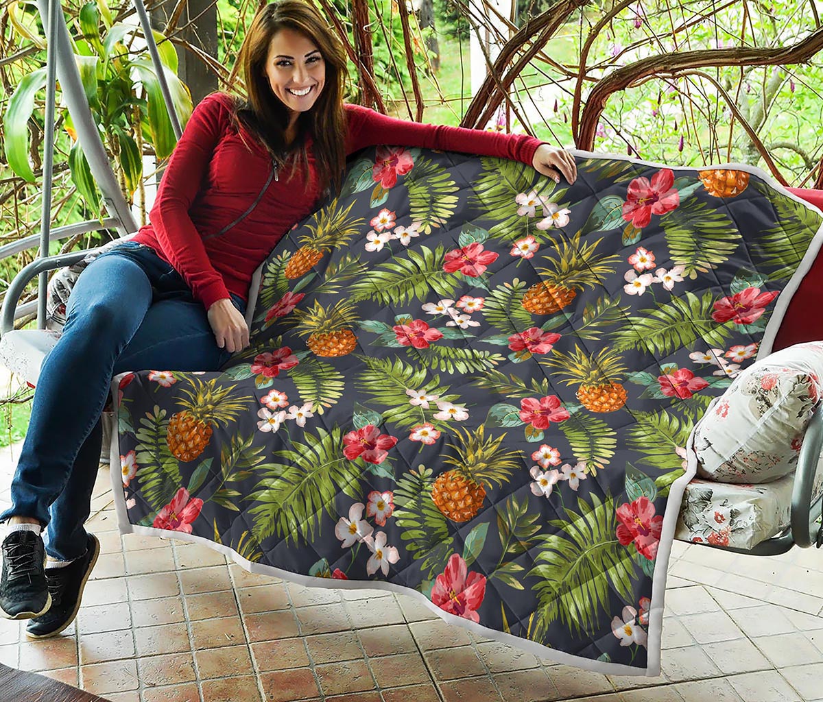 Tropical Hawaii Pineapple Pattern Print Quilt