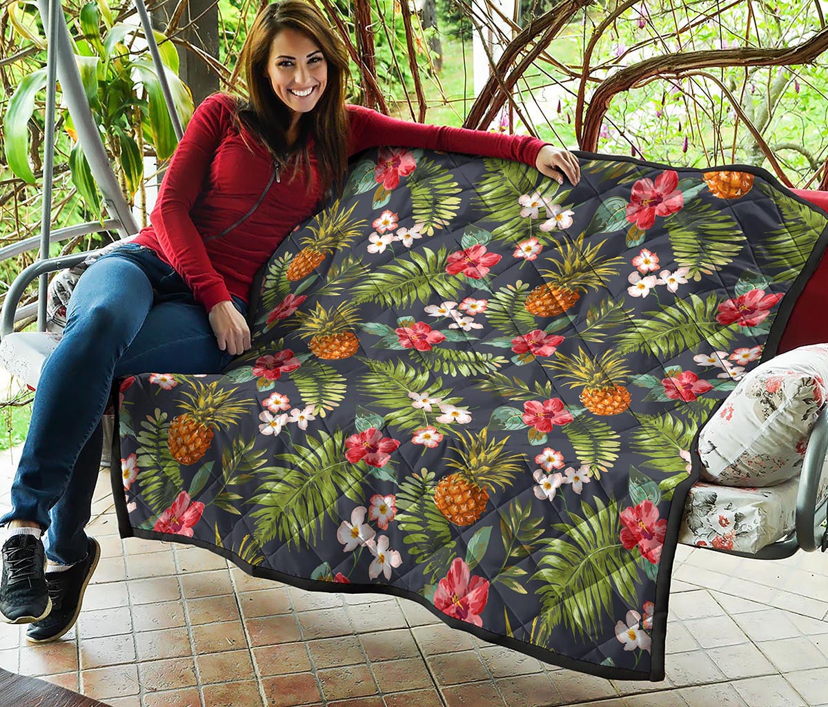 Tropical Hawaii Pineapple Pattern Print Quilt