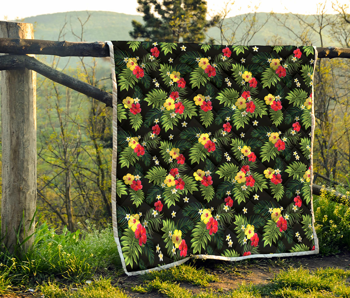 Tropical Hibiscus Aloha Pattern Print Quilt