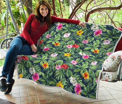 Tropical Hibiscus Flowers Pattern Print Quilt