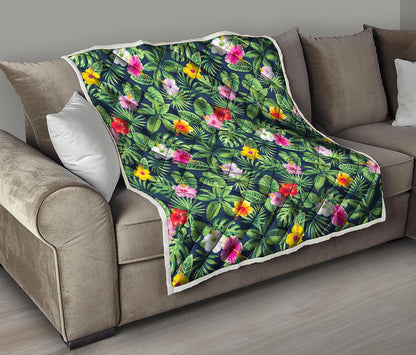 Tropical Hibiscus Flowers Pattern Print Quilt