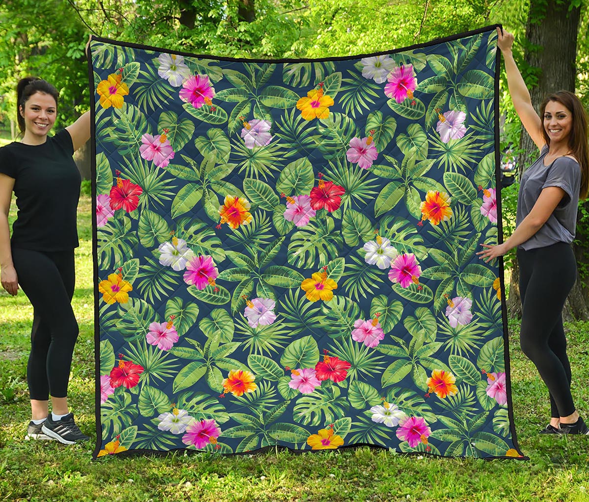 Tropical Hibiscus Flowers Pattern Print Quilt