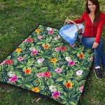 Tropical Hibiscus Flowers Pattern Print Quilt