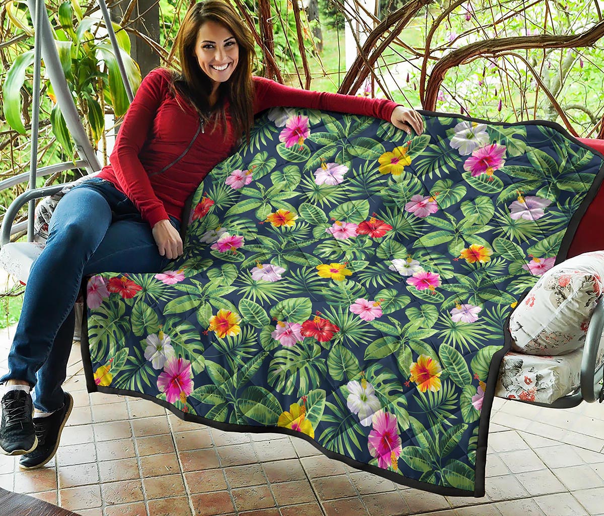 Tropical Hibiscus Flowers Pattern Print Quilt