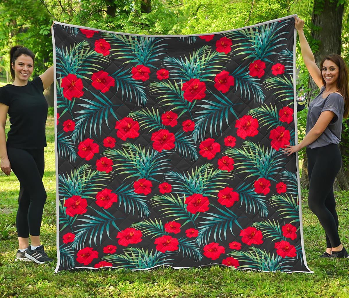 Tropical Hibiscus Leaves Pattern Print Quilt