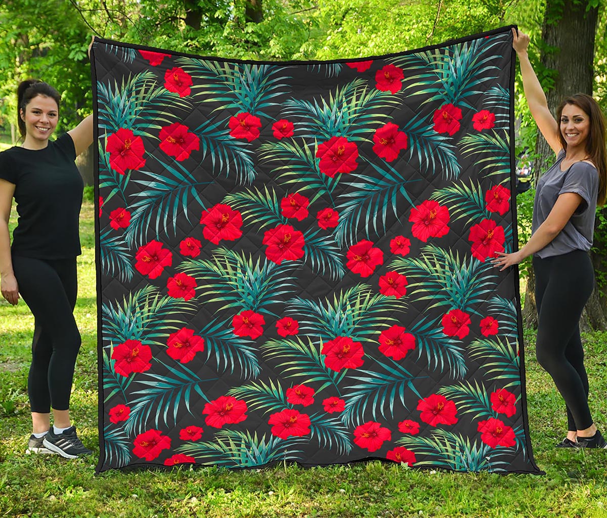 Tropical Hibiscus Leaves Pattern Print Quilt