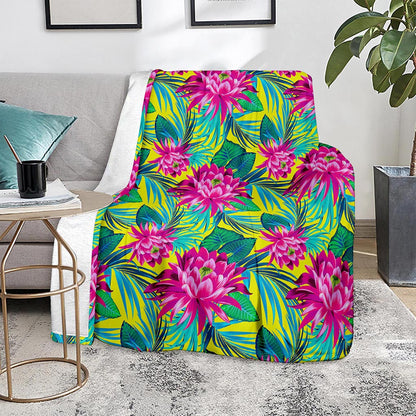 Tropical Lotus Pattern Print Blanket