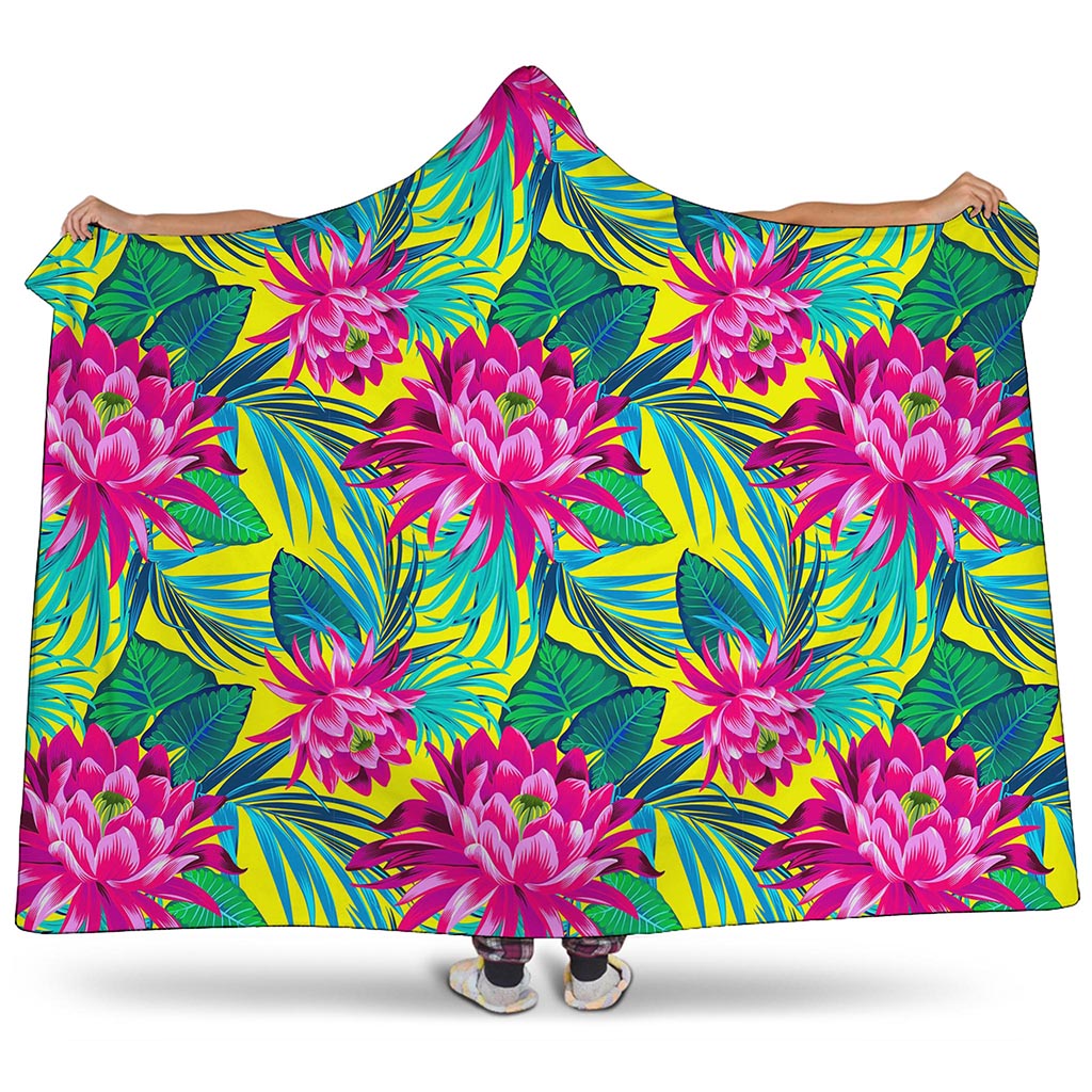 Tropical Lotus Pattern Print Hooded Blanket