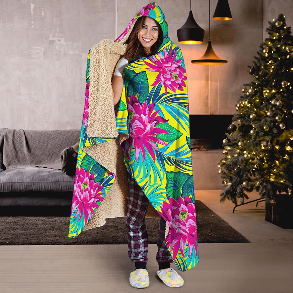 Tropical Lotus Pattern Print Hooded Blanket