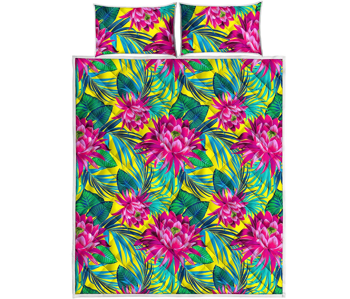 Tropical Lotus Pattern Print Quilt Bed Set