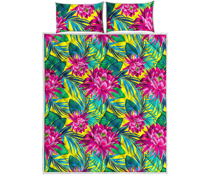 Tropical Lotus Pattern Print Quilt Bed Set