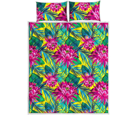 Tropical Lotus Pattern Print Quilt Bed Set