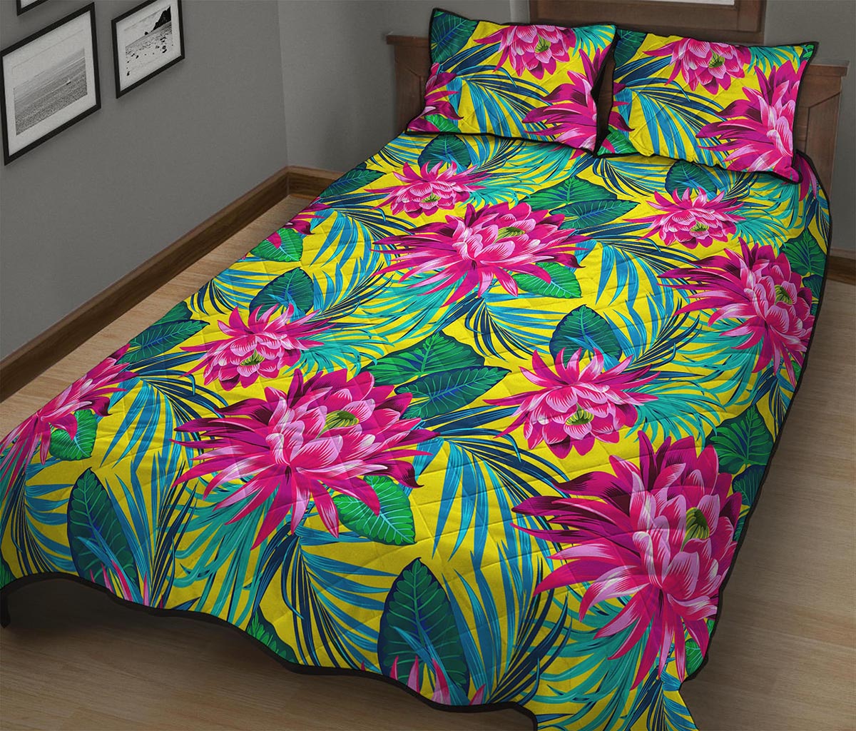 Tropical Lotus Pattern Print Quilt Bed Set