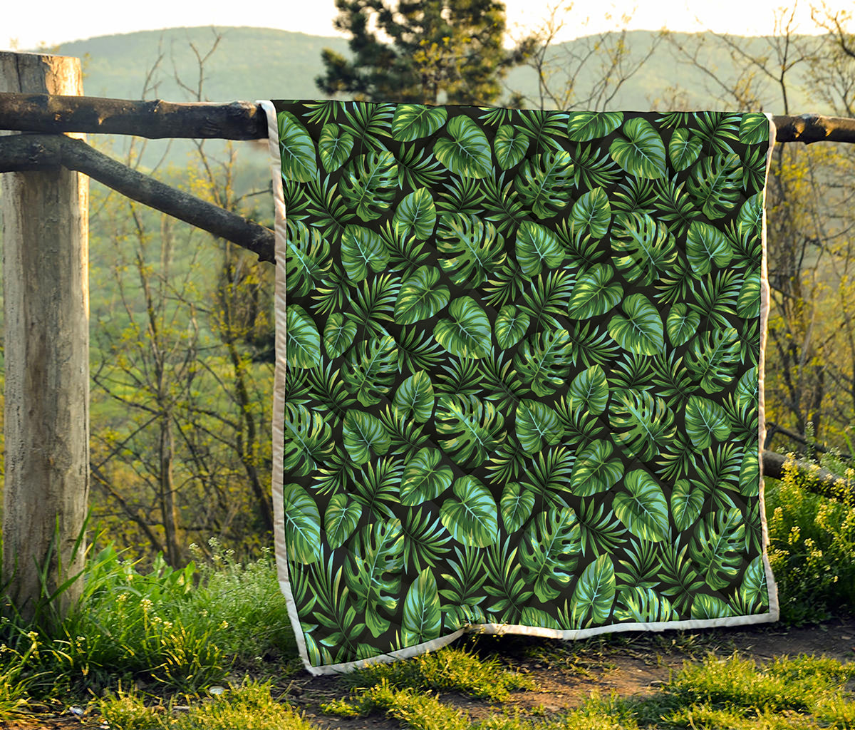 Tropical Monstera Leaves Pattern Print Quilt