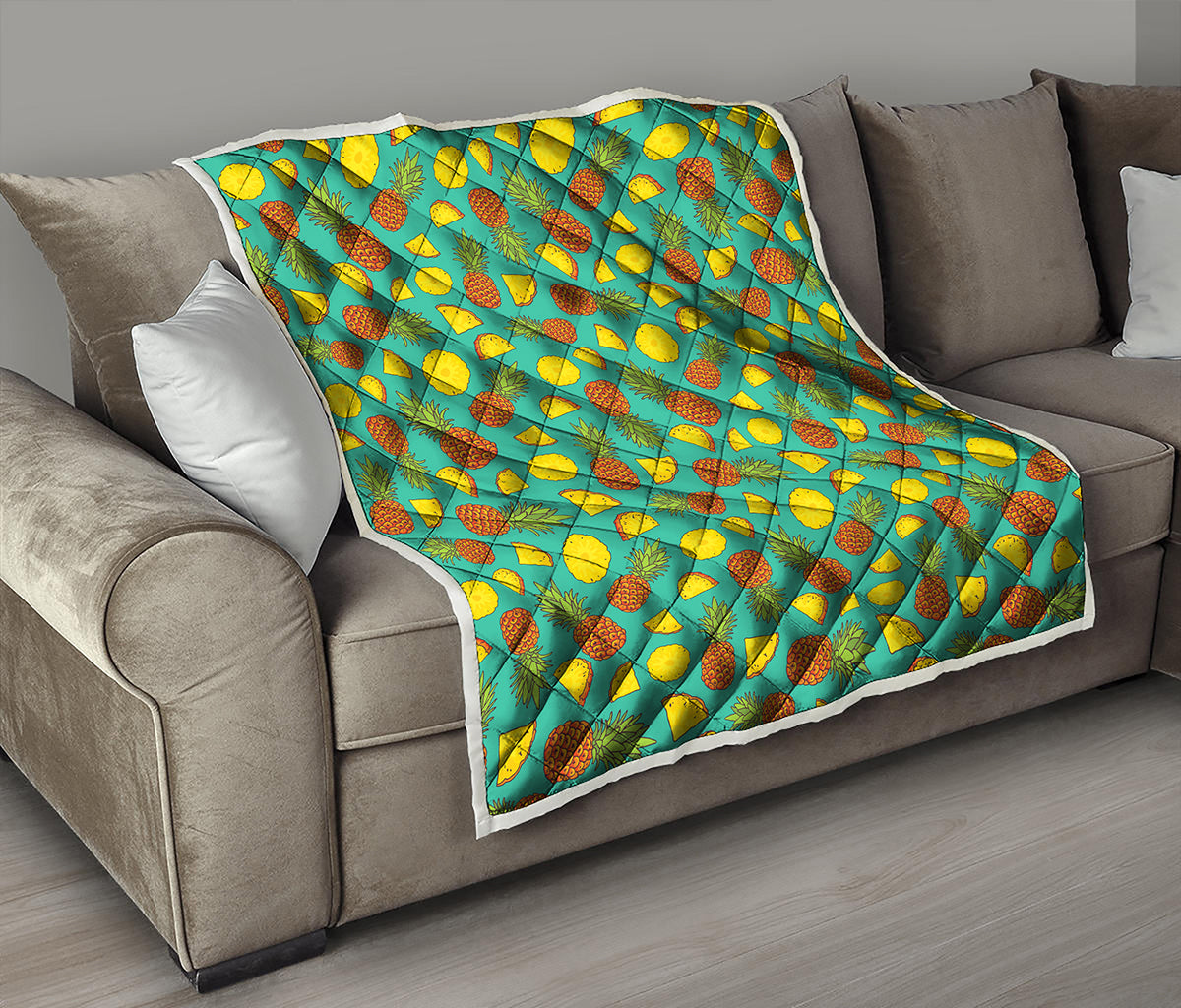 Tropical Pineapples Pattern Print Quilt