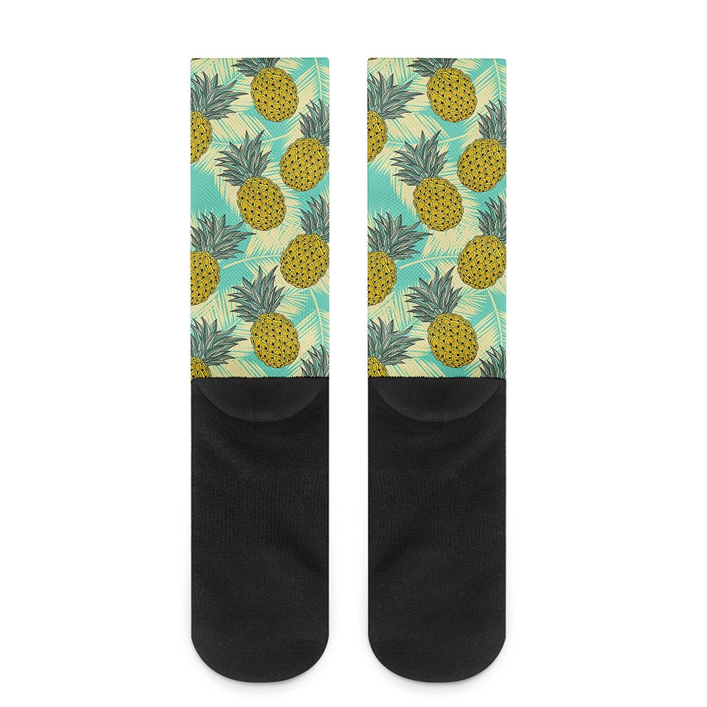 Tropical Vintage Pineapple Pattern Print Crew Socks