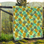 Tropical Vintage Pineapple Pattern Print Quilt