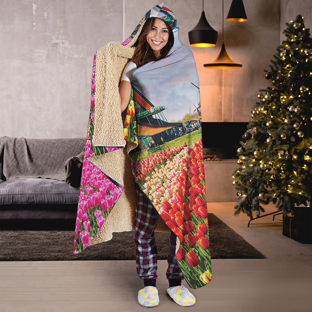 Tulip Field Print Hooded Blanket