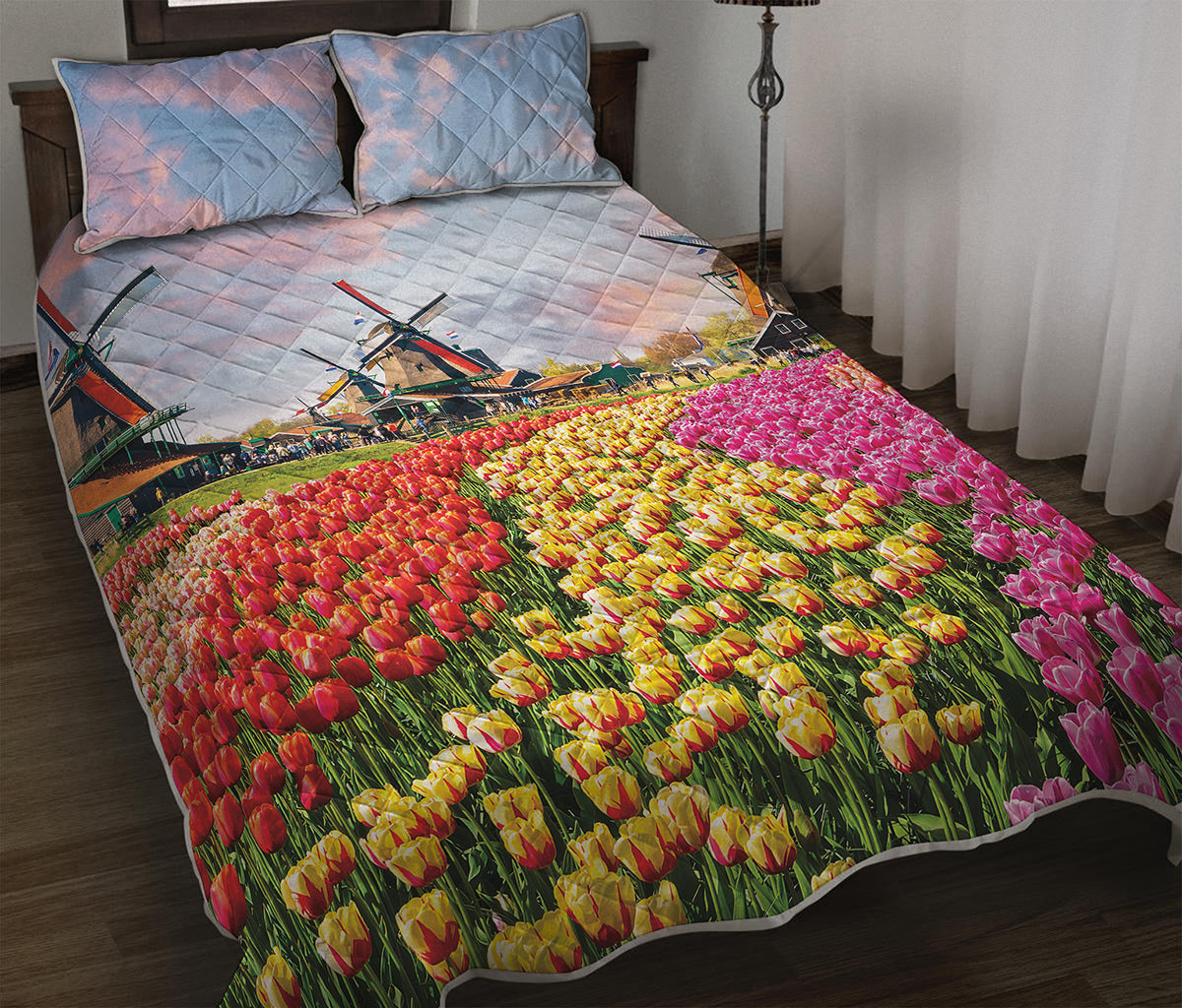 Tulip Field Print Quilt Bed Set