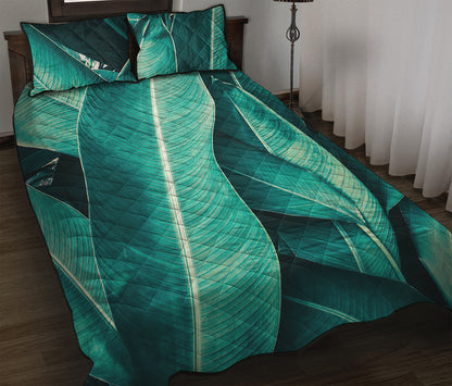 Turquoise Banana Leaf Print Quilt Bed Set