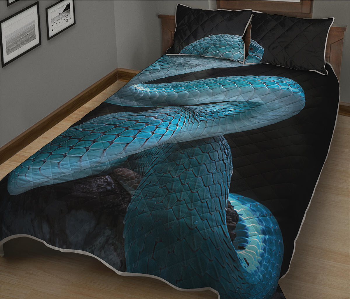 Turquoise Snake Print Quilt Bed Set