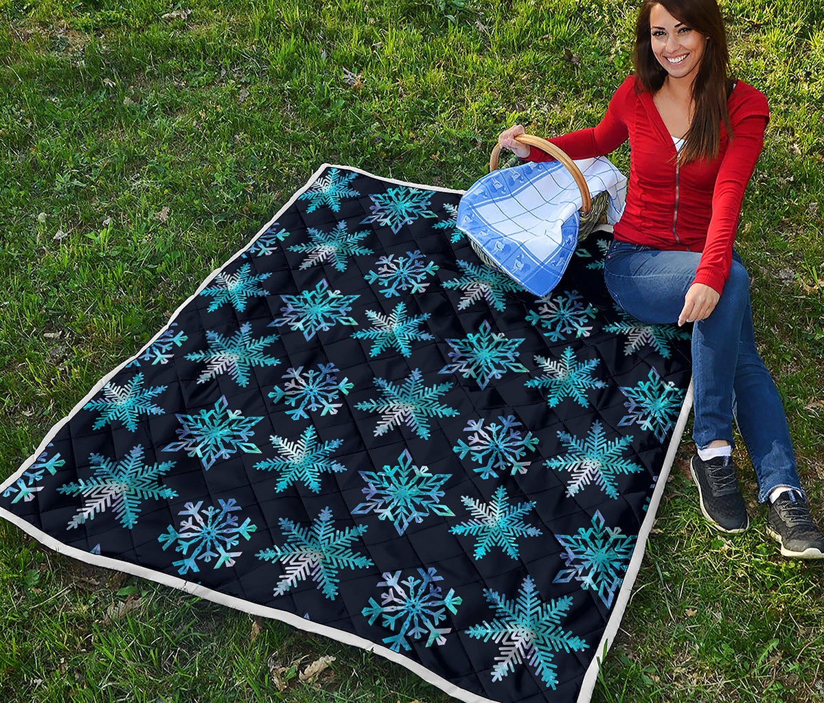 Turquoise Snowflake Pattern Print Quilt
