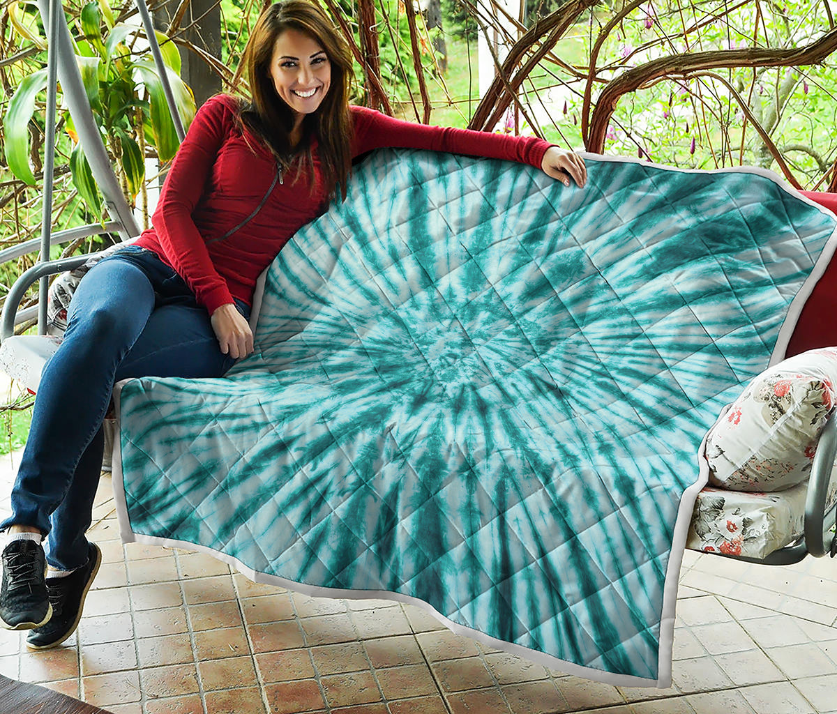 Turquoise Tie Dye Print Quilt