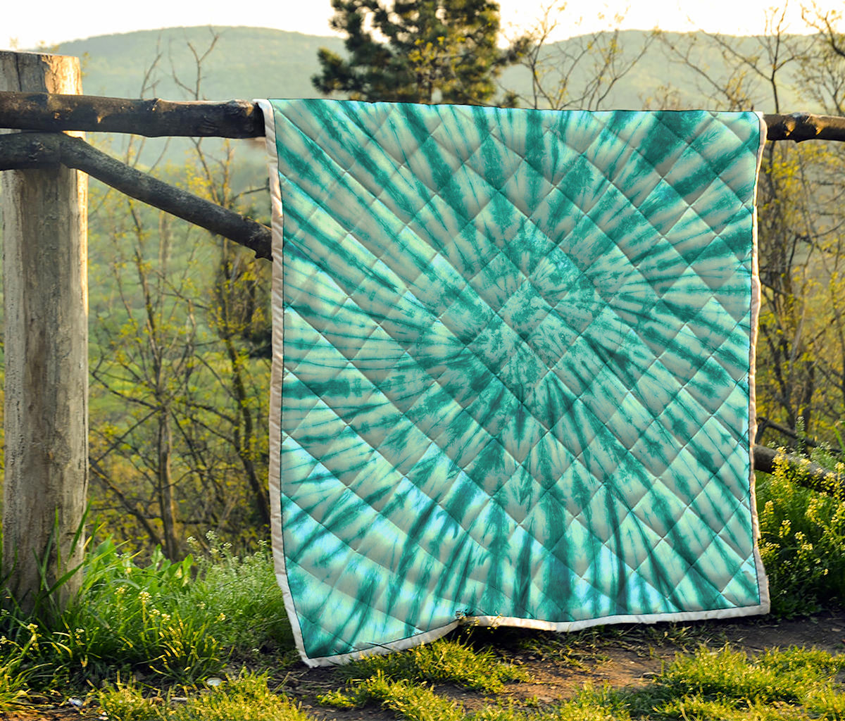 Turquoise Tie Dye Print Quilt