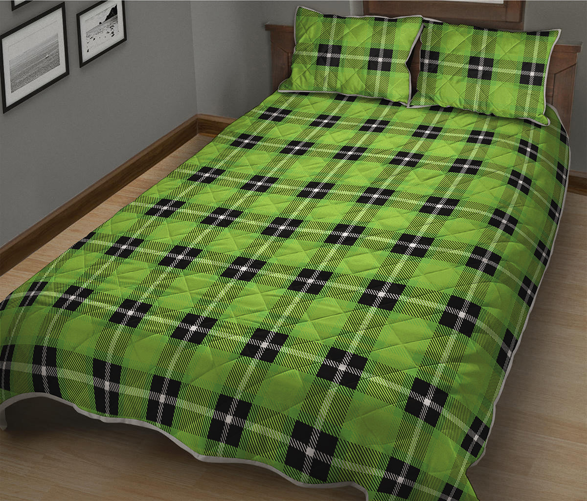 UFO Green Tartan Pattern Print Quilt Bed Set