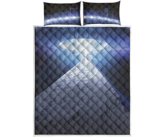 UFO Pyramid Print Quilt Bed Set