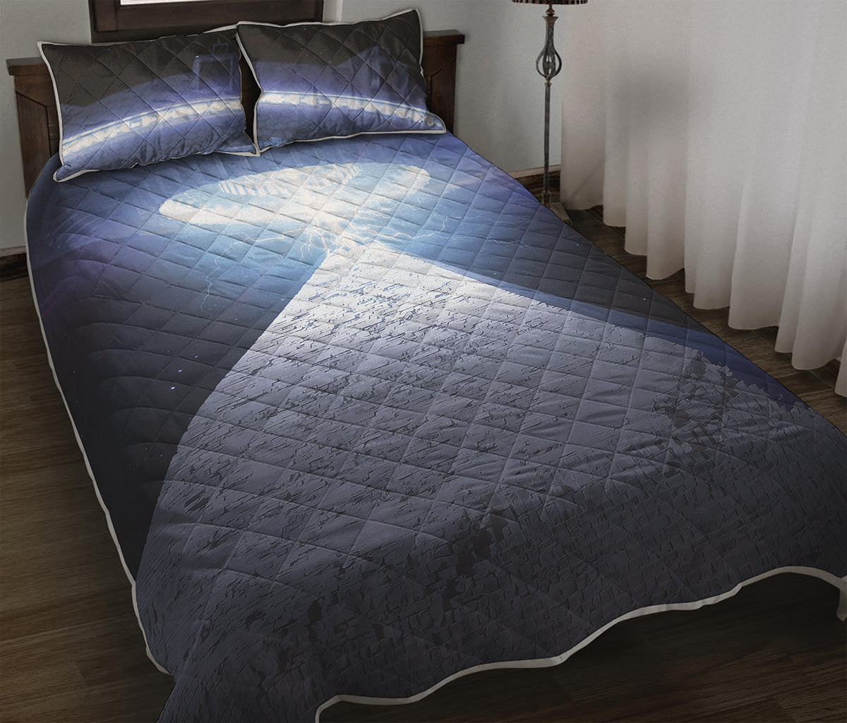 UFO Pyramid Print Quilt Bed Set