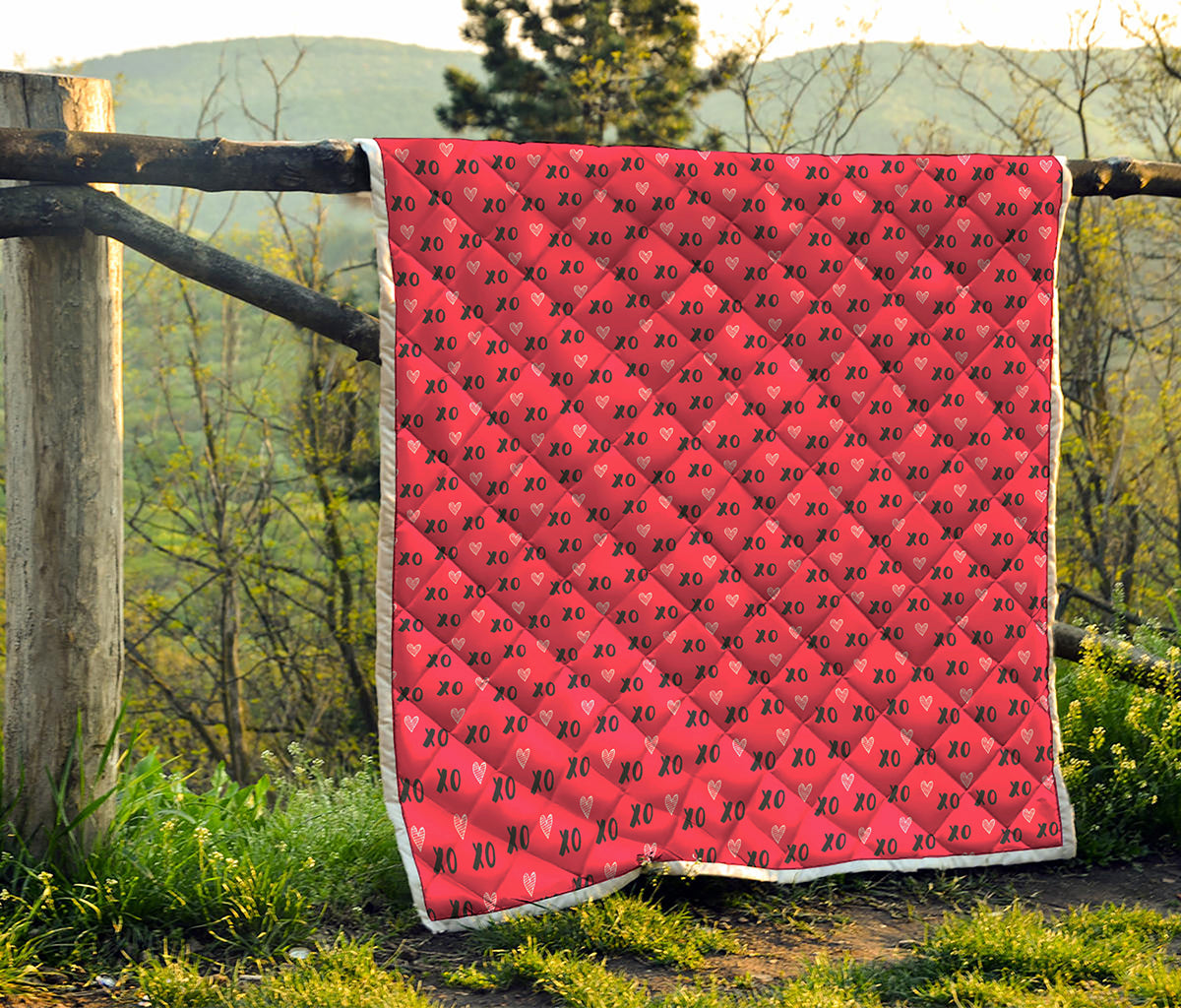 Valentine's Day XOXO Pattern Print Quilt
