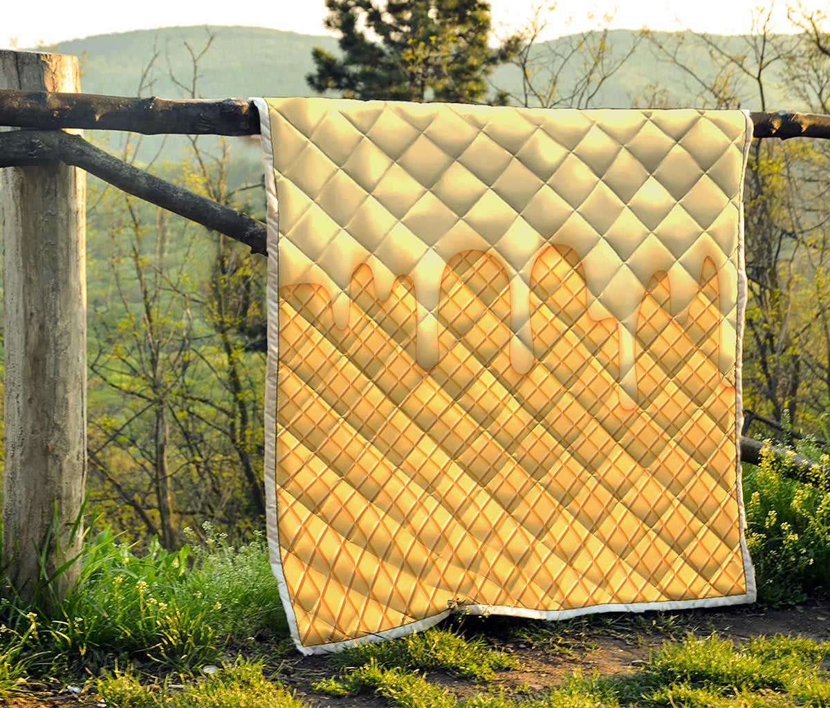 Vanilla Ice Cream Melted Print Quilt