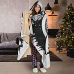 Viking Celtic Trinity Knot Print Hooded Blanket