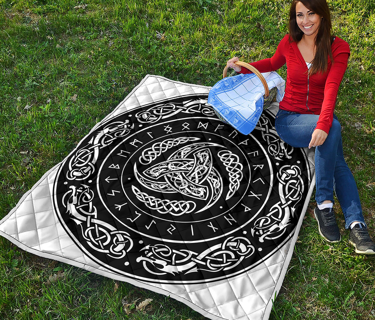 Viking Triple Horn Of Odin Print Quilt