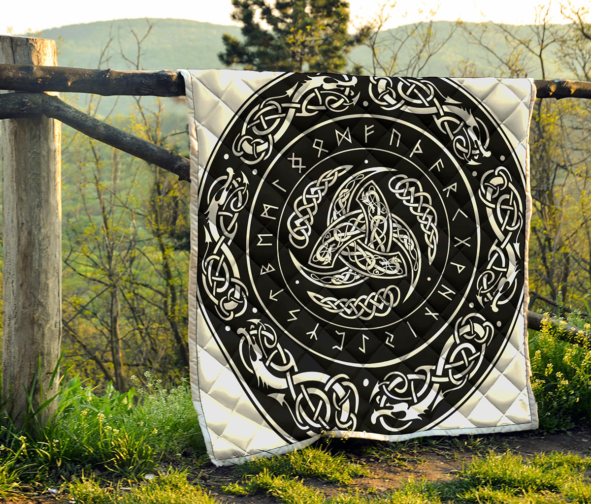 Viking Triple Horn Of Odin Print Quilt