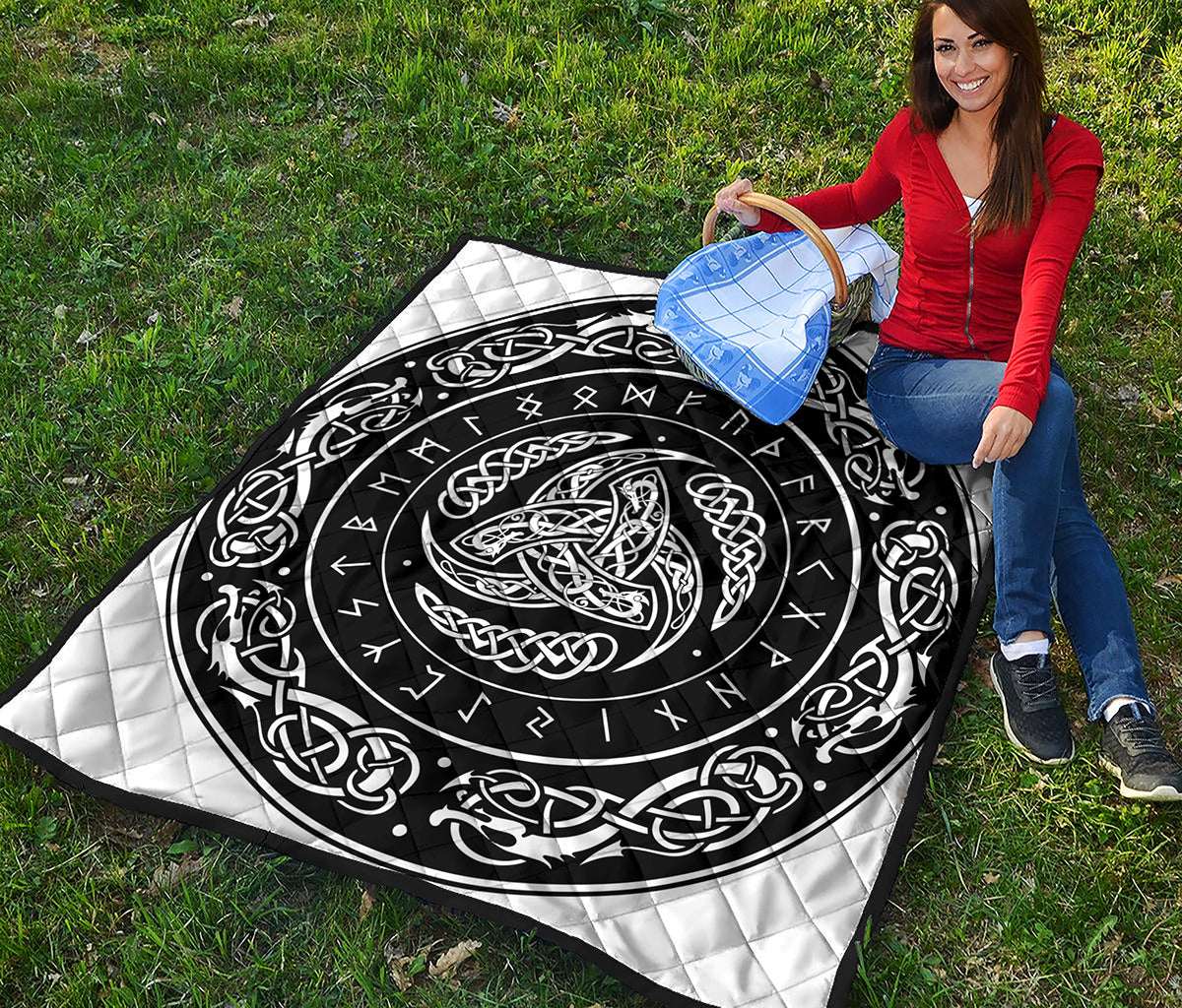 Viking Triple Horn Of Odin Print Quilt