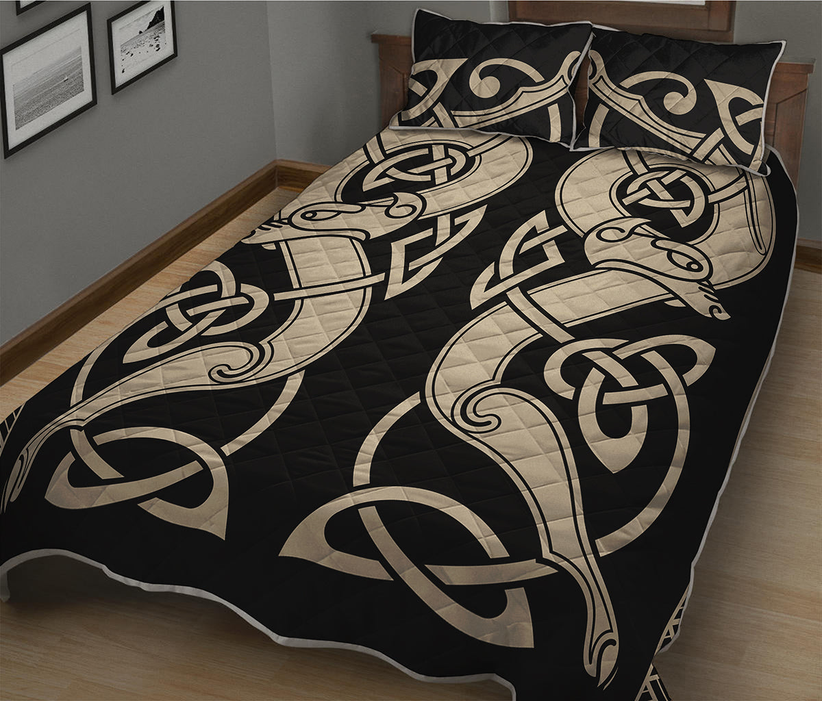 Viking Wolves Symbol Print Quilt Bed Set
