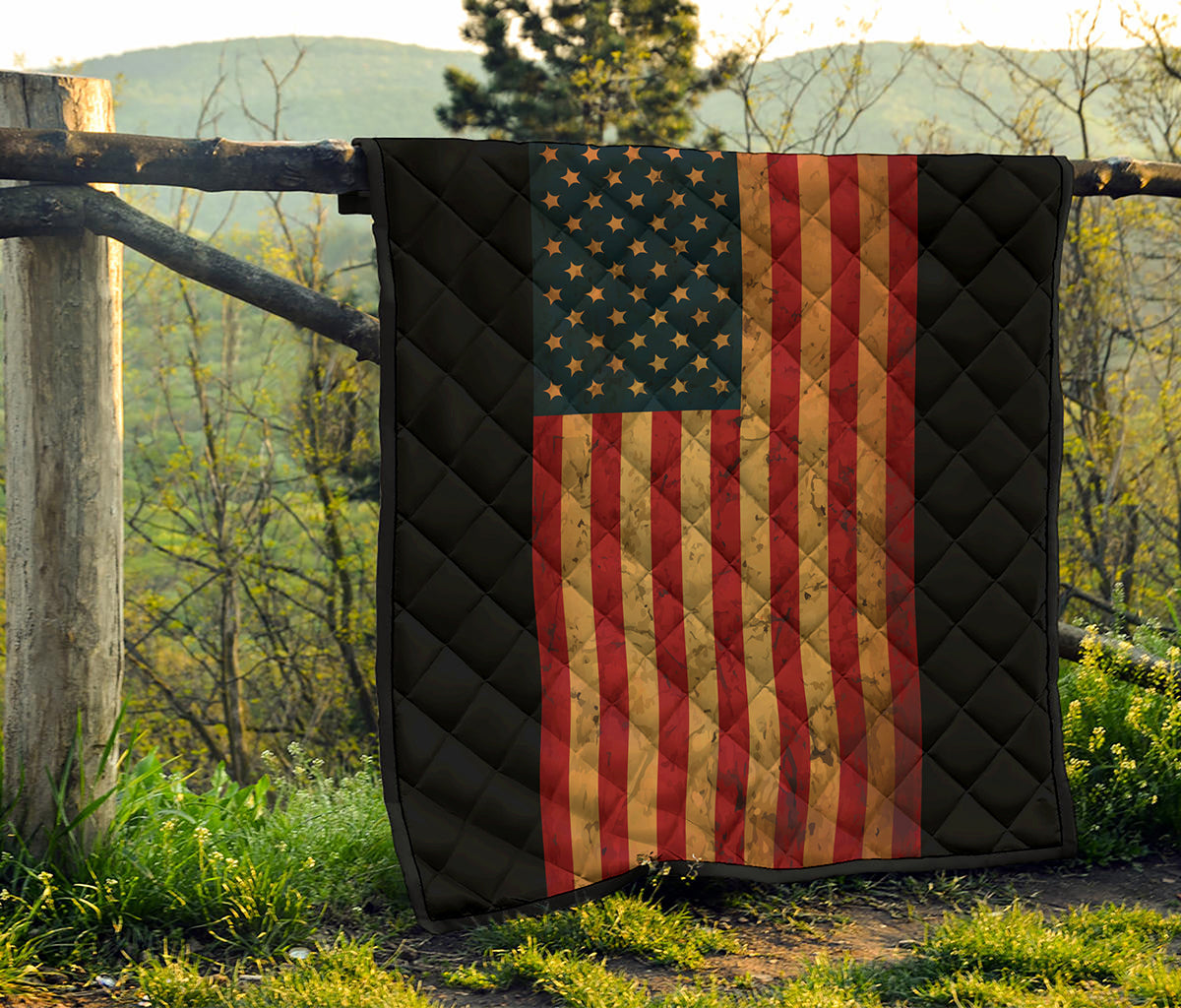 Vintage American Flag Print Quilt