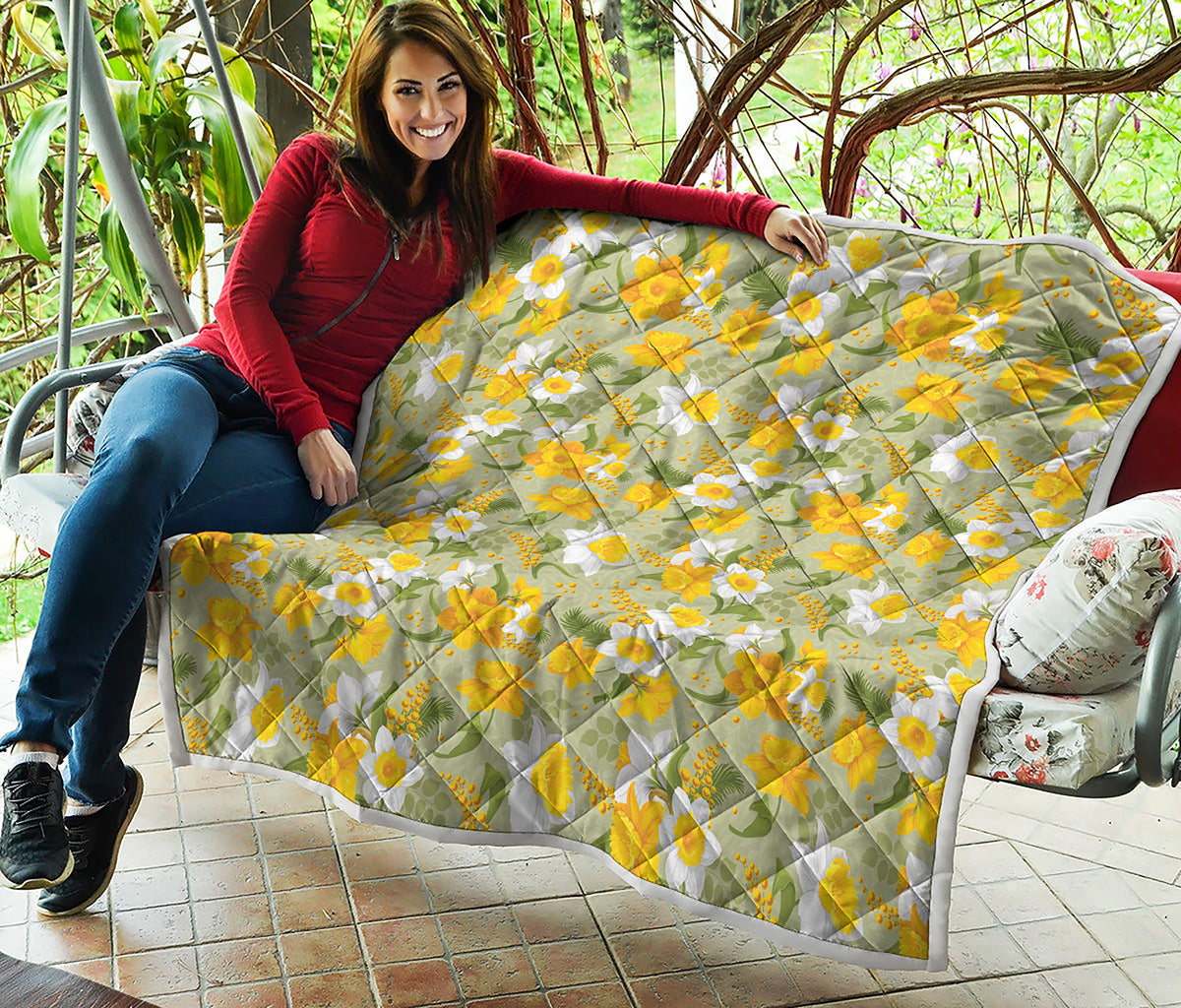 Vintage Daffodil Flower Pattern Print Quilt