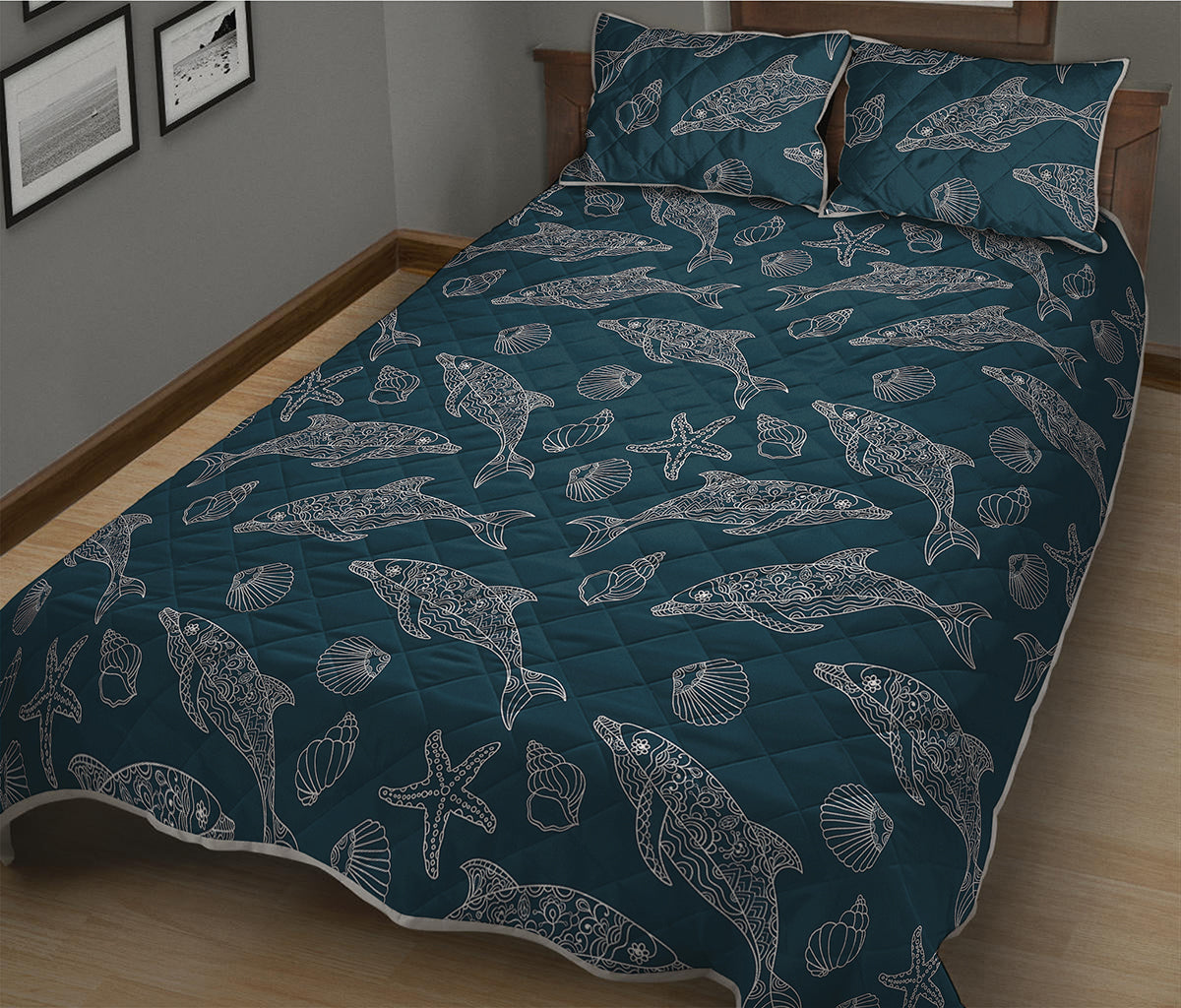 Vintage Dolphins Pattern Print Quilt Bed Set