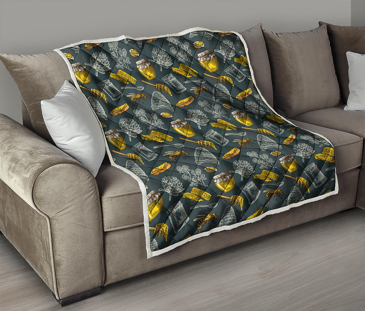 Vintage Honey Bee Print Quilt