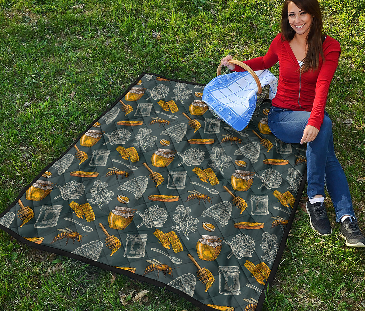 Vintage Honey Bee Print Quilt